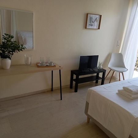 Ναrika Hotell Kamena Vourla Exteriör bild