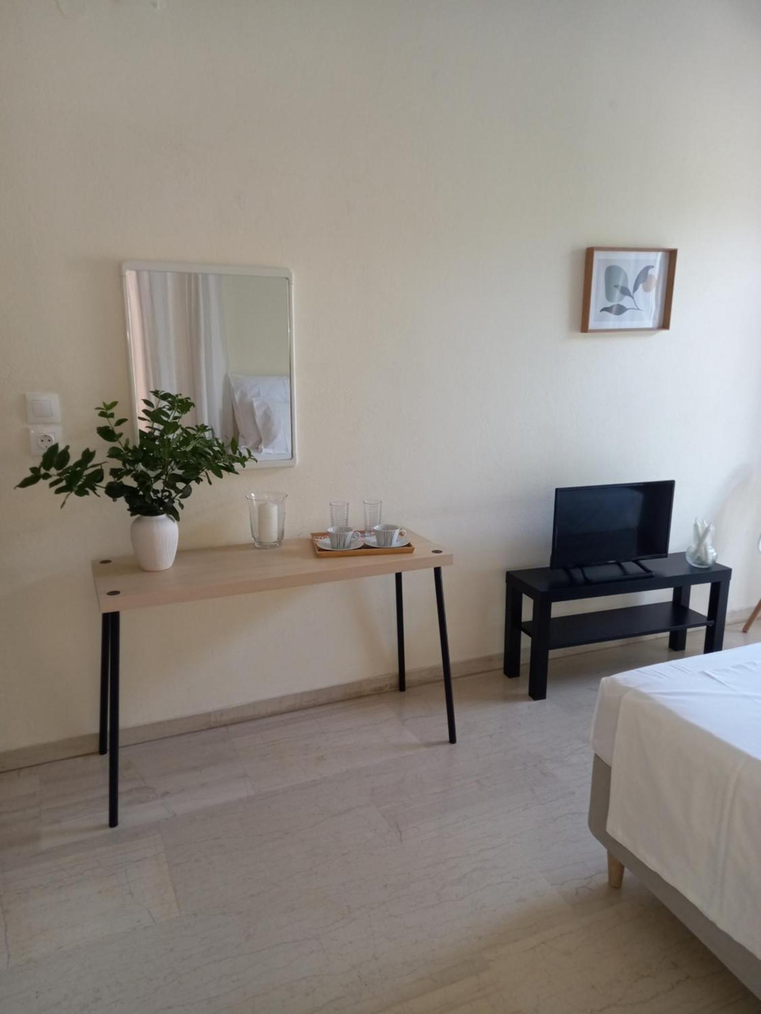Ναrika Hotell Kamena Vourla Exteriör bild